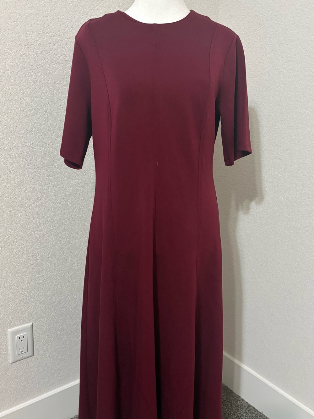 Banana Republic Women's Short Sleeve Burgundy Midi Dress